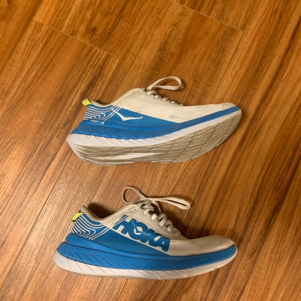 HOKA CARBON X 7.5